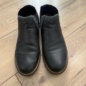 Naot Men's Black Chukka Boots with Gray Collar Trim